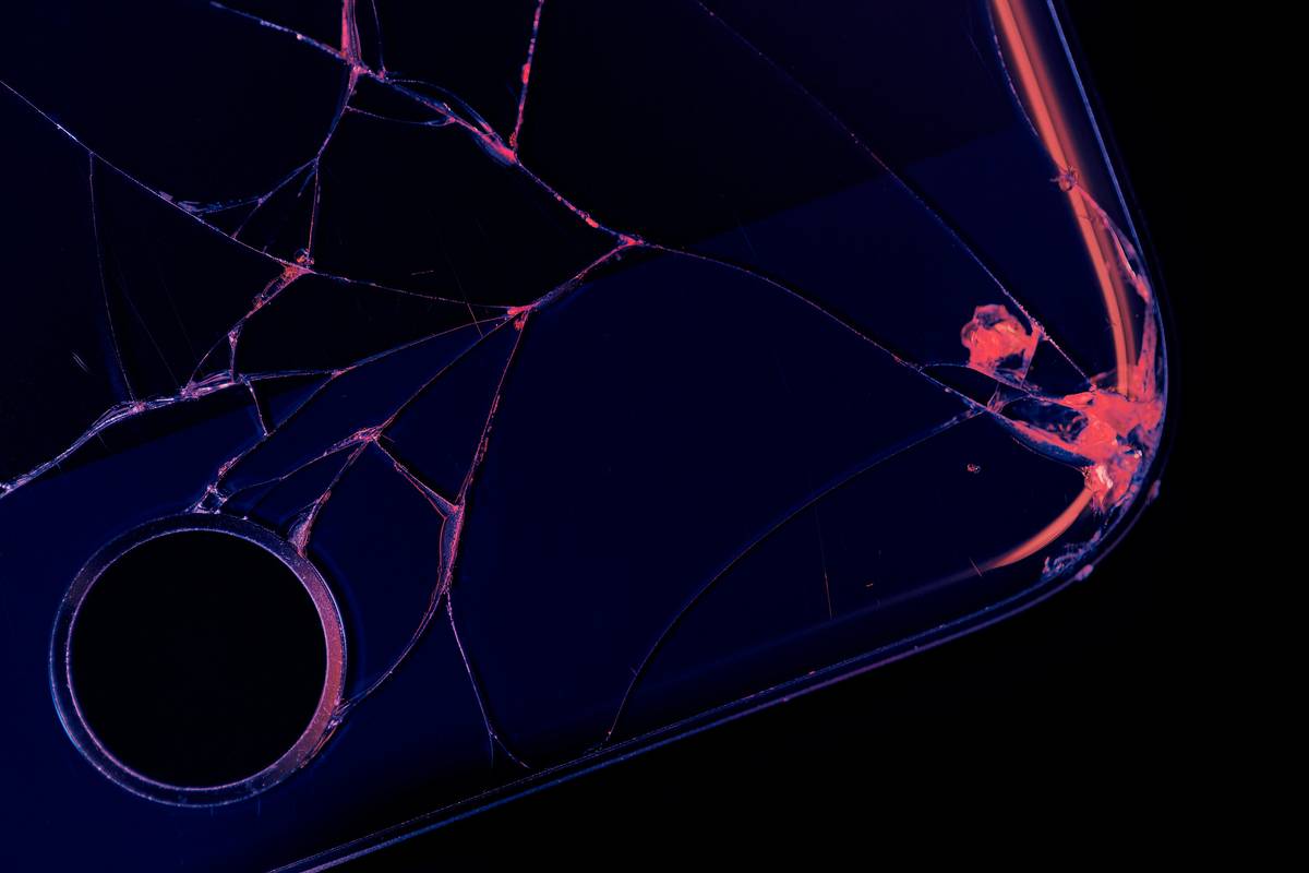Comparison chart showing Electronics Damage Coverage options for frequent travelers