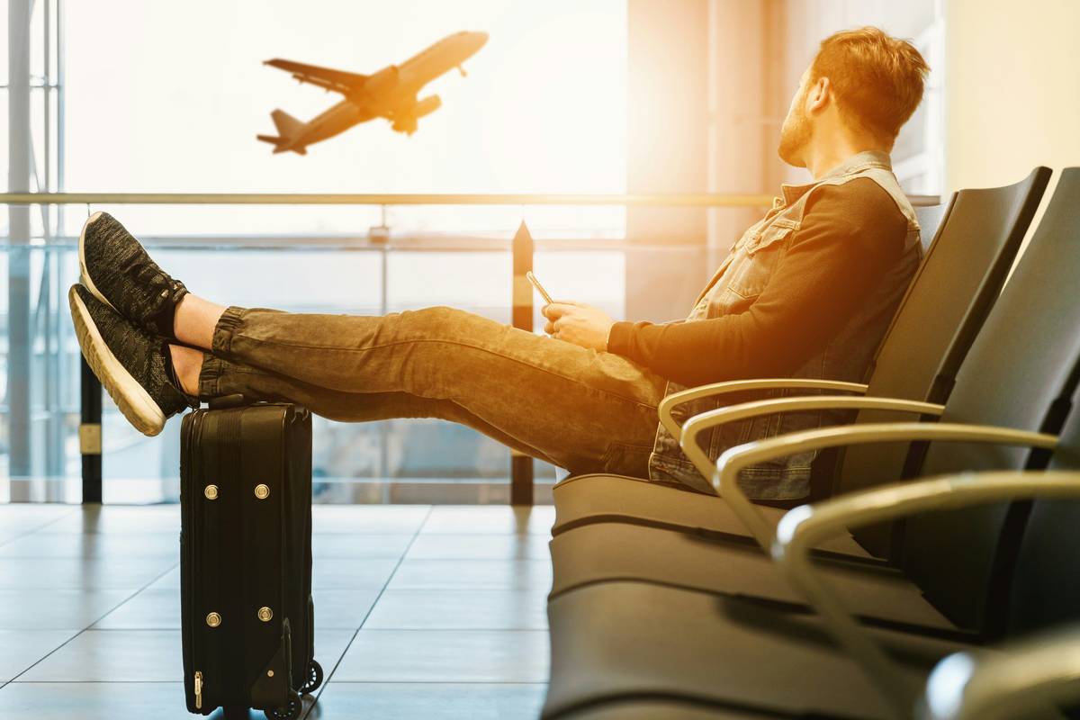 Credit card providing Baggage Delay Allowance Limits coverage at airport