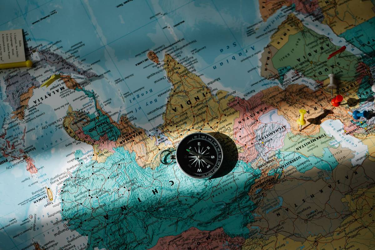 Map showing global airline partner routes with baggage insurance coverage zones